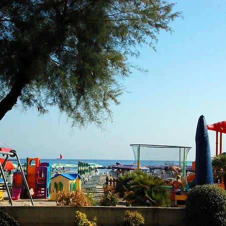 Hotel Nobel Gabicce Mare Exterior photo