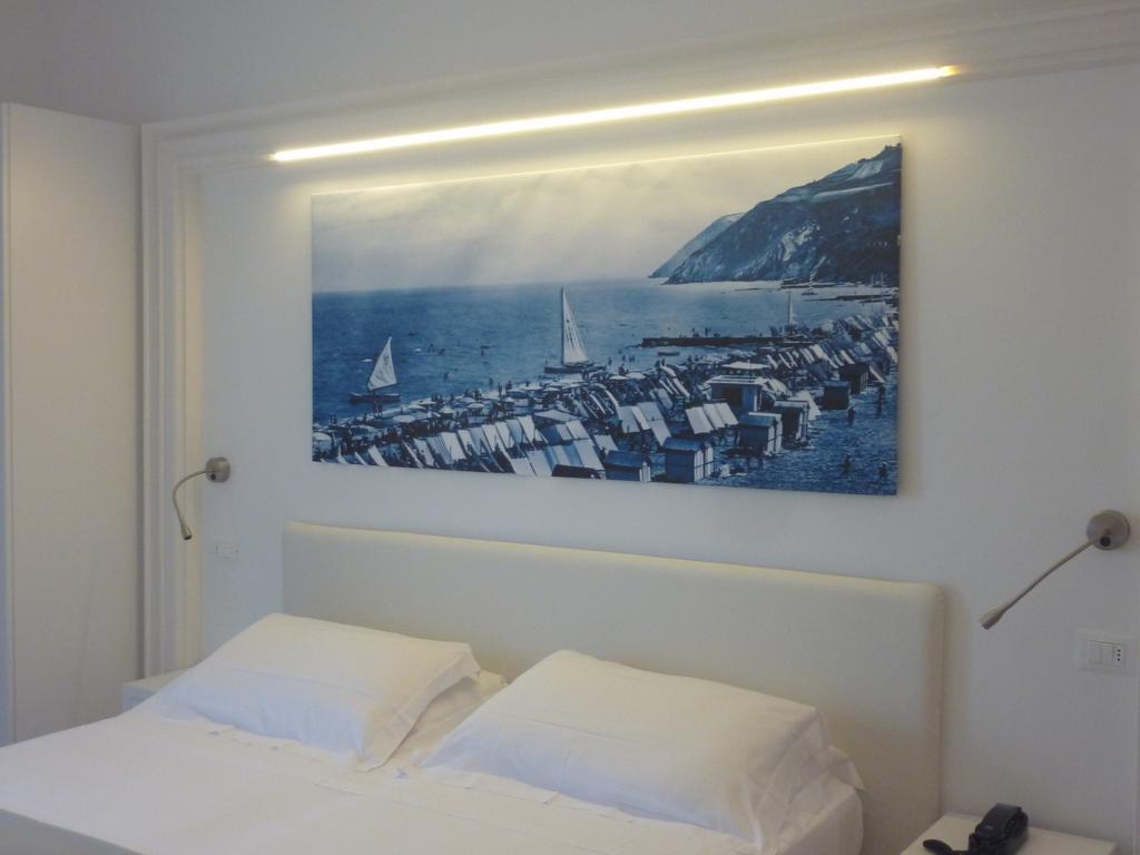 Hotel Nobel Gabicce Mare Exterior photo