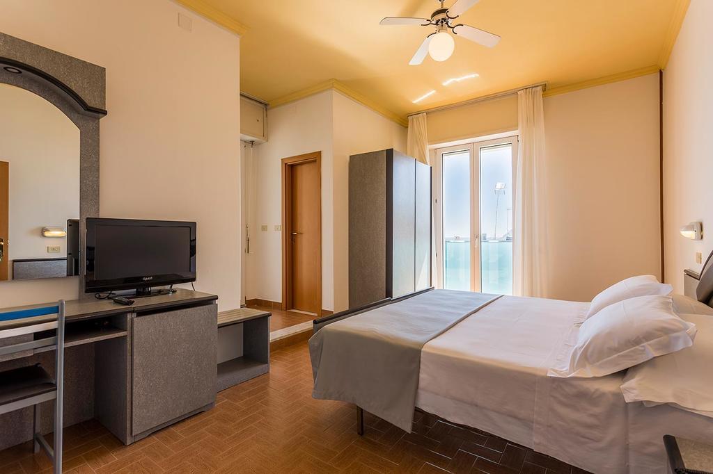 Hotel Nobel Gabicce Mare Exterior photo