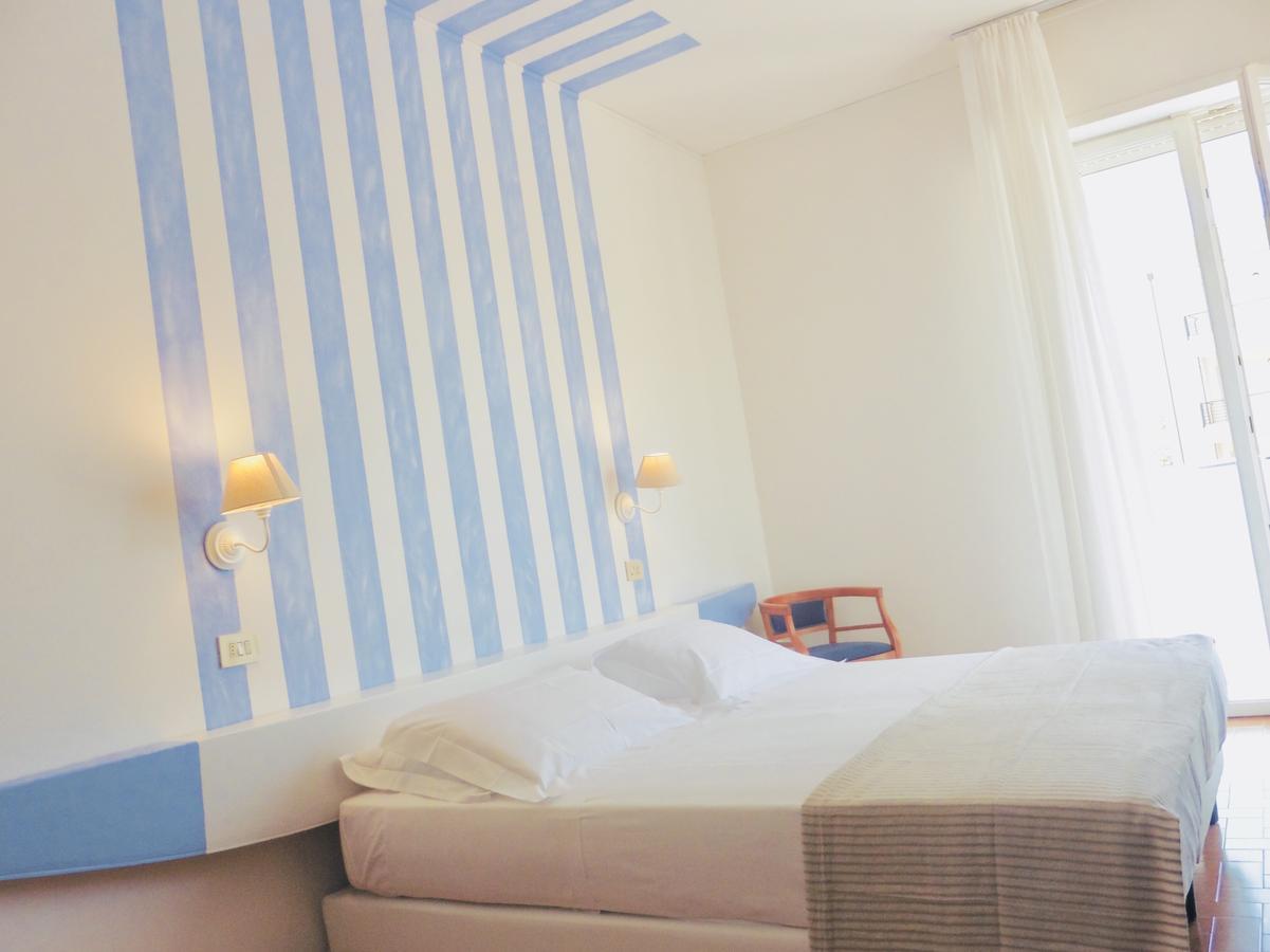 Hotel Nobel Gabicce Mare Exterior photo