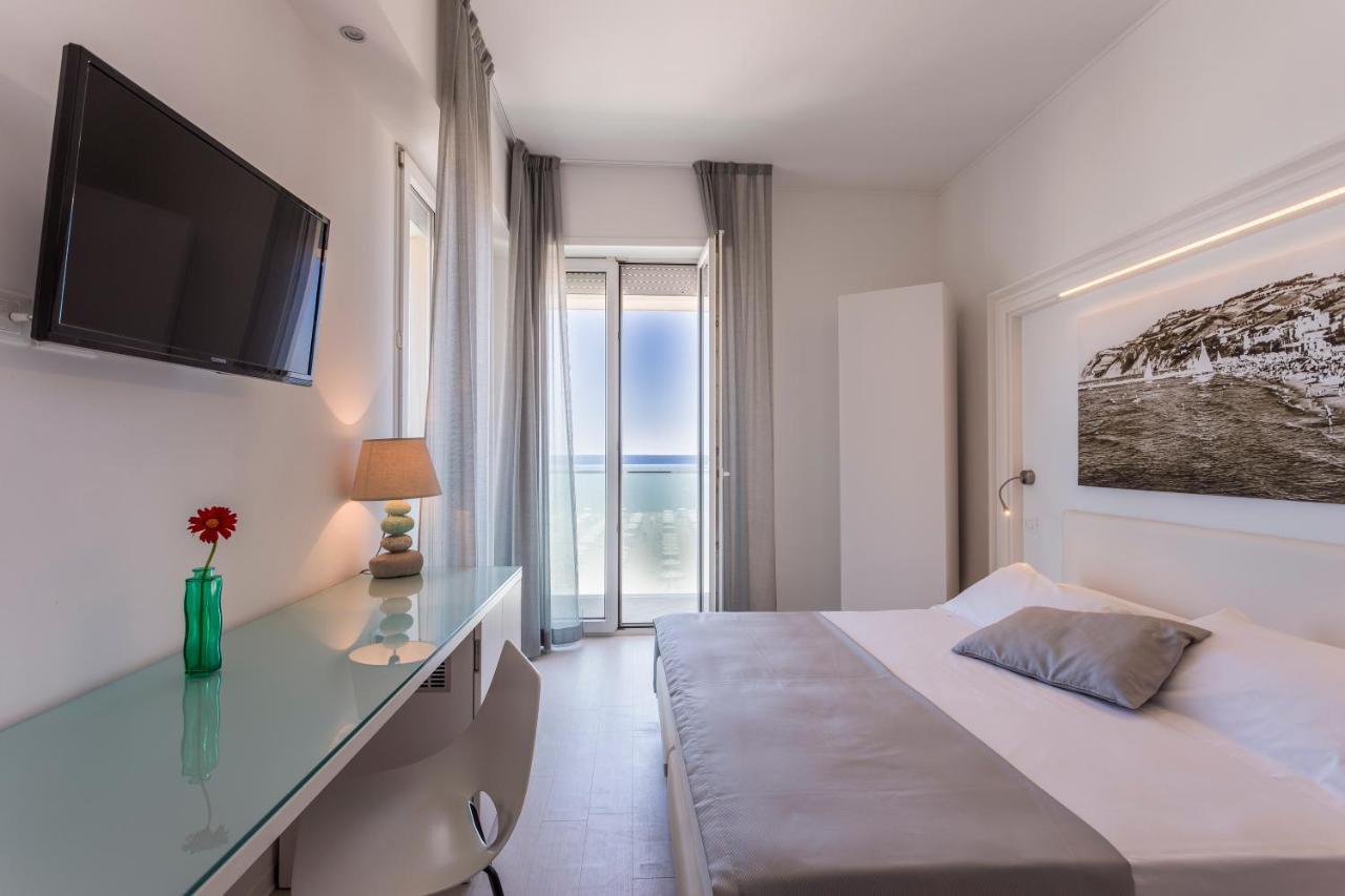 Hotel Nobel Gabicce Mare Exterior photo